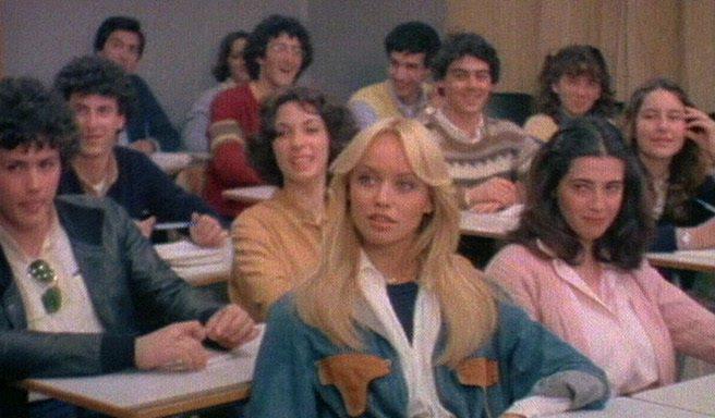 Кадр из фильма Лицеистка соблазняет преподавателей / La liceale seduce i professori (1979)
