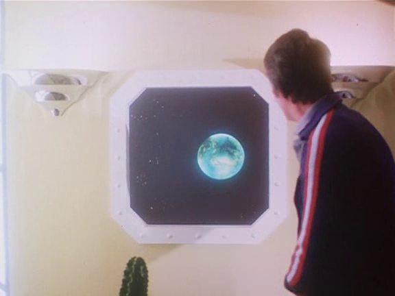 Кадр из фильма В открытом космосе / Outer Touch (1979)