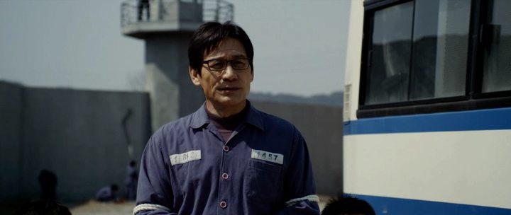 Кадр из фильма Непокоренный / Bu-reo-jin hwa-sal (2011)
