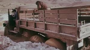 Кадры из фильма В стремнине бешеной реки (1980)
