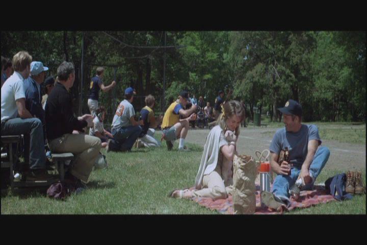 Кадр из фильма Скрой у всех на виду / Hide in Plain Sight (1980)