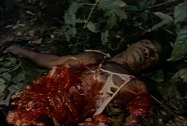 Кадр из фильма Ад Каннибалов 2: Съеденные заживо / Mangiati vivi! (1980)