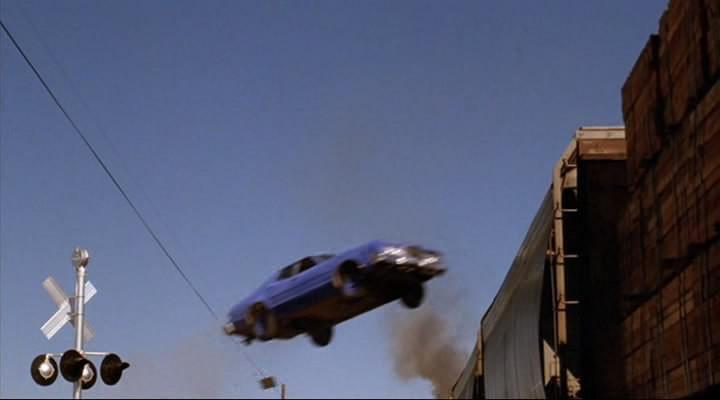 Кадр из фильма Подержанные автомобили / Used cars (1980)
