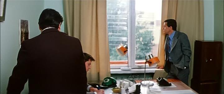 Кадр из фильма Выстрел в спину (1980)