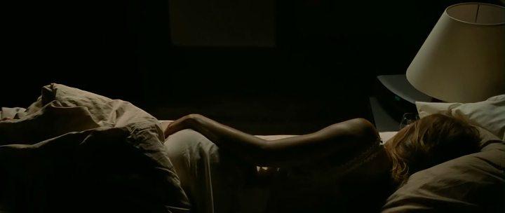 Кадр из фильма Ловушка / The Resident (2011)