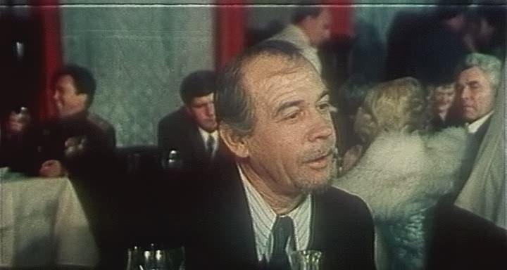 Кадр из фильма В последнюю очередь (1981)