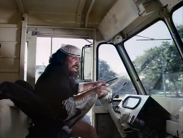 Кадр из фильма Обезьянник / Going Ape! (1981)