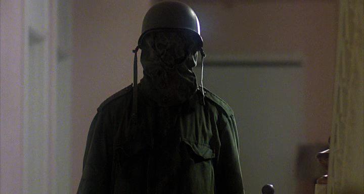 Кадр из фильма Незнакомец / The Prowler (1981)