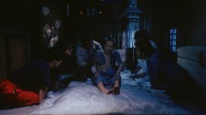 Кадры из фильма Девочка в матроске и автомат / Sêrâ-fuku to kikanjû (1981)