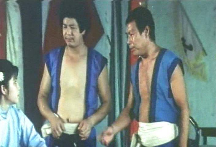 Кадр из фильма Пять пальцев из стали / Huet seung (1982)