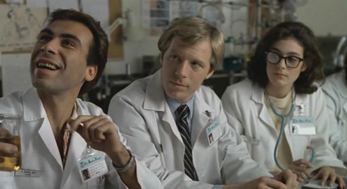 Кадр из фильма Молодость, больница, любовь / Young Doctors in Love (1982)