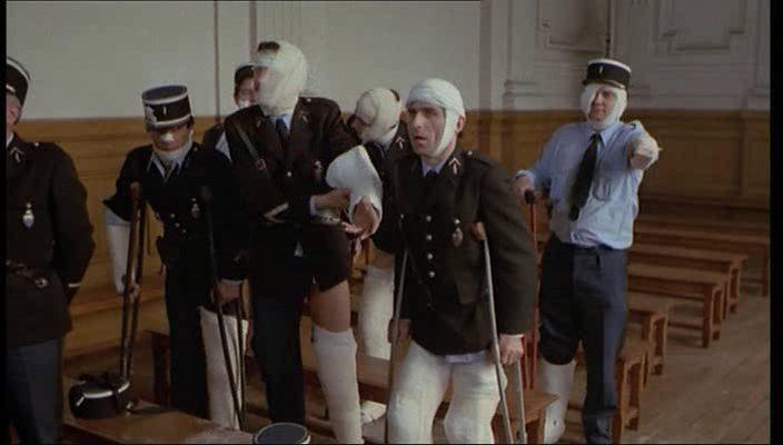 Кадр из фильма Выпускники последнего класса / Les diplômés du dernier rang (1982)