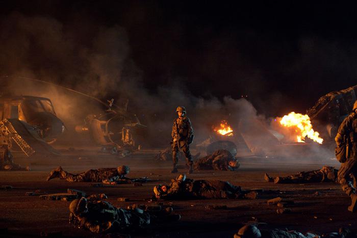 Кадр из фильма Инопланетное вторжение: Битва за Лос-Анджелес / Battle: Los Angeles (2011)