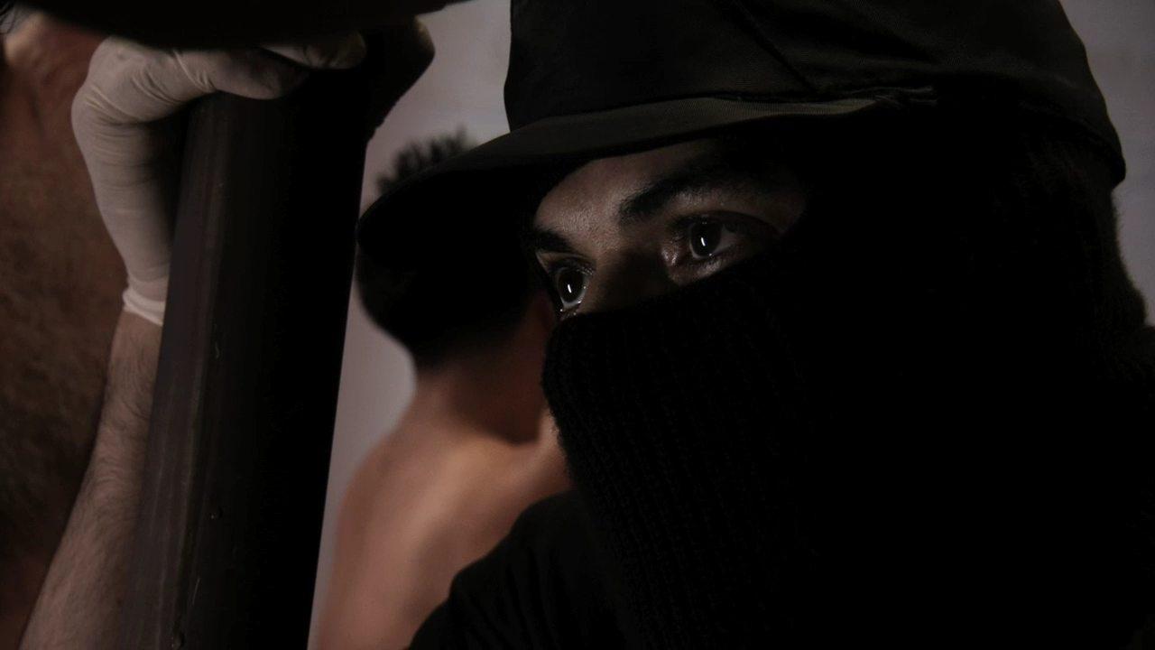 Кадр из фильма Нелегалы / Undocumented (2010)