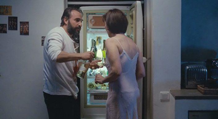 Кадр из фильма Шорох кубиков льда / Le bruit des glaçons (2010)