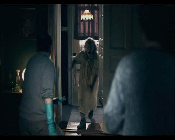Кадр из фильма Осажденные мертвецами / Rammbock (2010)