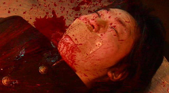 Кадр из фильма Вампирша против Франкенштейнш / Kyûketsu Shôjo tai Shôjo Furanken (2009)