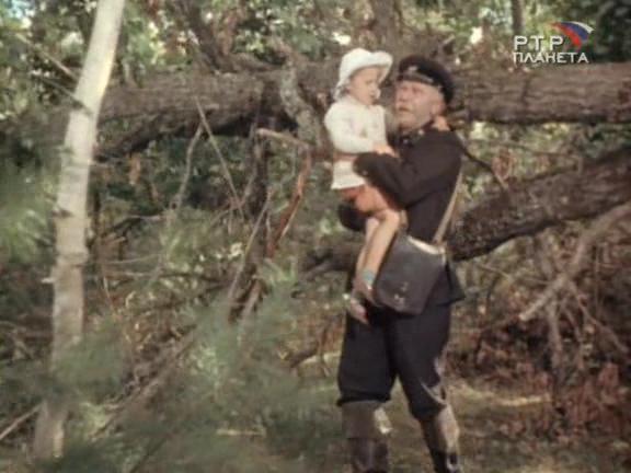 Кадр из фильма Девочка ищет отца (1959)