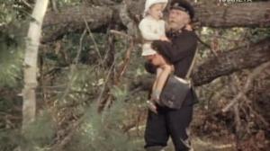 Кадры из фильма Девочка ищет отца (1959)