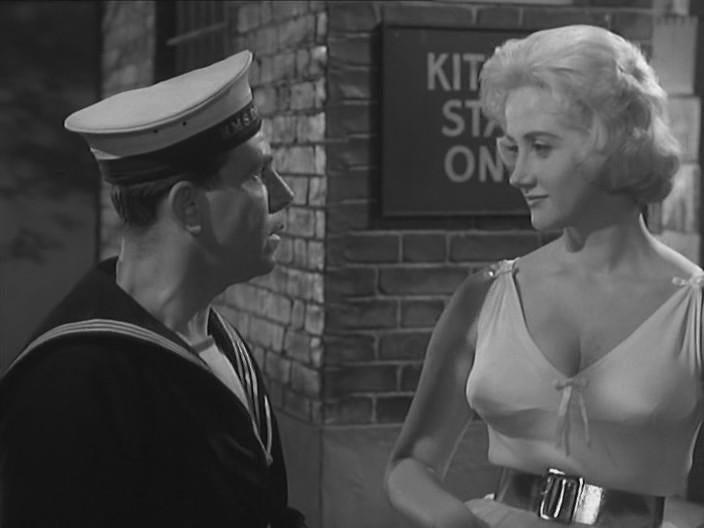 Кадр из фильма Мистер Питкин: Порода бульдог / The Bulldog Breed (1960)