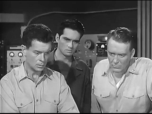 Кадр из фильма Атомная подводная лодка / The Atomic Submarine (1960)