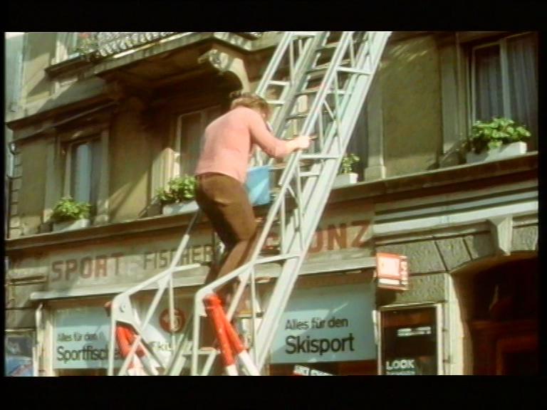 Кадр из фильма Постельный эскорт / Die Bett-Hostessen (1973)