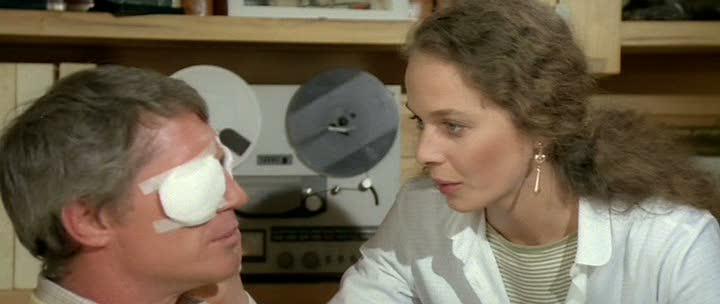 Кадр из фильма Проклятое дитя / Manhattan Baby (1982)