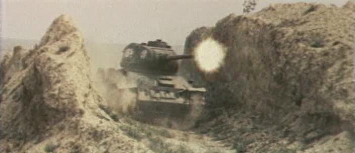 Кадр из фильма Экипаж машины боевой (1983)