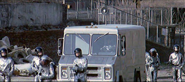 Кадр из фильма Воины Бронкса 2 :Побег из Бронкса / Fuga dal Bronx (1983)