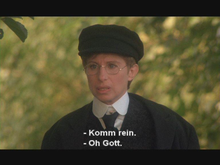 Кадр из фильма Йентл / Yentl (1983)