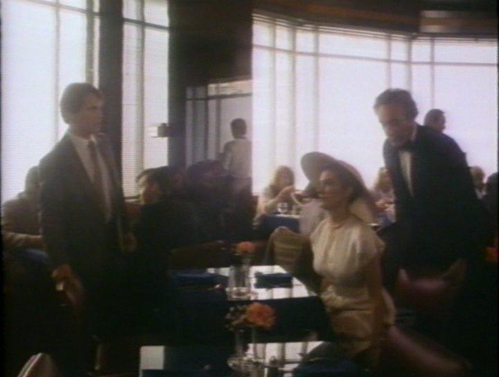 Кадр из фильма Отель «Никому не скажу» / The Rosebud Beach Hotel (1984)