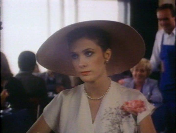 Кадр из фильма Отель «Никому не скажу» / The Rosebud Beach Hotel (1984)