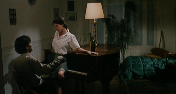 Кадр из фильма Любовь на траве / L'amour par terre (1984)