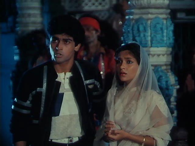 Кадр из фильма Старый храм / Purana Mandir (1984)