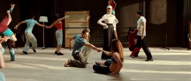 Кадр из фильма Люби и танцуй / Kochaj i tancz (2009)