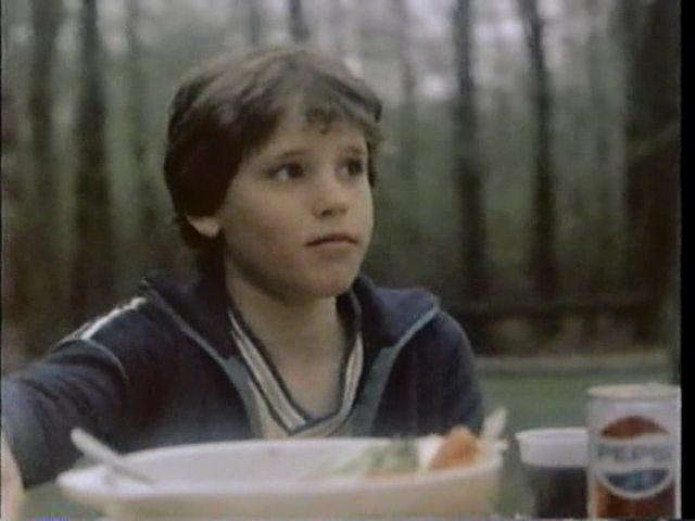 Кадр из фильма Перворожденный / Firstborn (1984)