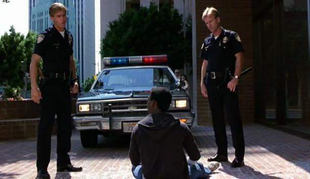 Кадр из фильма Полицейский из Беверли-Хиллз / Beverly Hills Cop (1984)