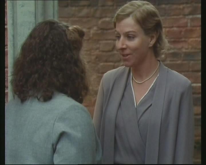 Кадр из фильма Мисс Марпл: Карман полный ржи / A Pocket Full of Rye (1985)