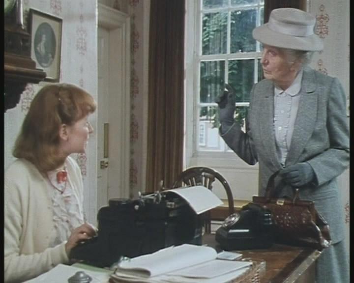 Кадр из фильма Мисс Марпл: Указующий перст / Miss Marple: The Moving Finger (1985)