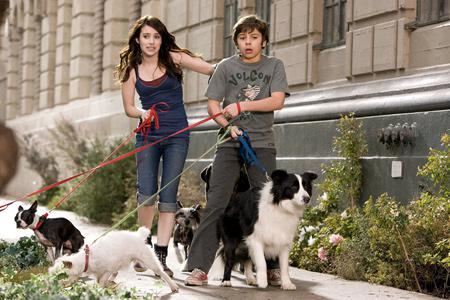 Кадр из фильма Отель для собак / Hotel for Dogs (2009)