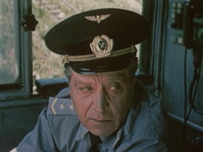 Кадр из фильма Поезд вне расписания (1985)