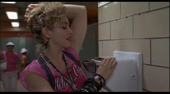 Кадр из фильма Отчаянно ищу Сьюзен / Desperately Seeking Susan (1985)