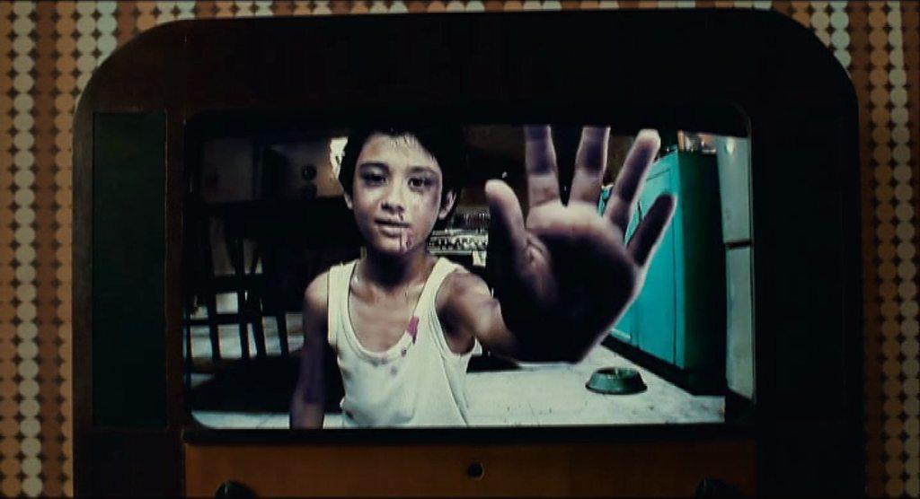 Кадр из фильма Запретная дверь / Pintu Terlarang (2009)