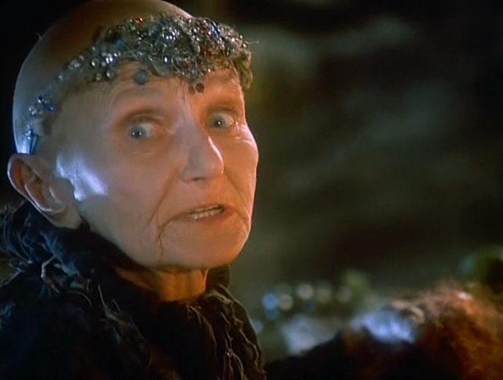 Кадр из фильма Бабушка Метелица / Perinbaba (1985)