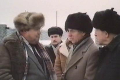 Кадр из фильма Не ходите, девки, замуж (1985)