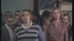 Кадры из фильма Не ходите, девки, замуж (1985)