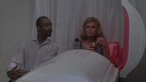 Кадры из фильма Однажды укушенный / Once Bitten (1985)