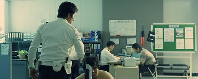 Кадр из фильма Прискорбный город / Yugamseureoun dosi (2009)