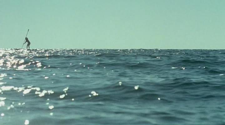 Кадр из фильма Всё начинается у моря / Hakol Mathil Bayam (2008)