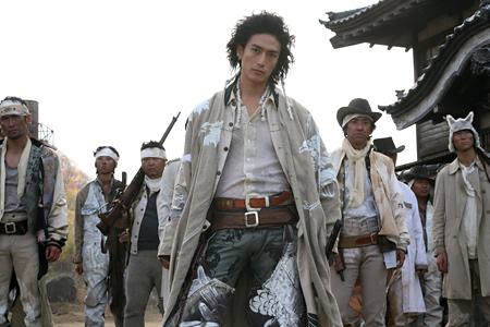 Кадр из фильма Сукияки Вестерн Джанго / Sukiyaki Western Django (2008)